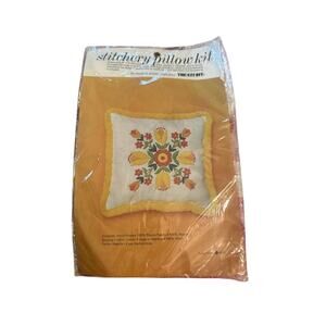 NEW The Kit Bit Stitchery Pillow Kit 14" 14" Tulip Ring Pillow Case Pillowcase